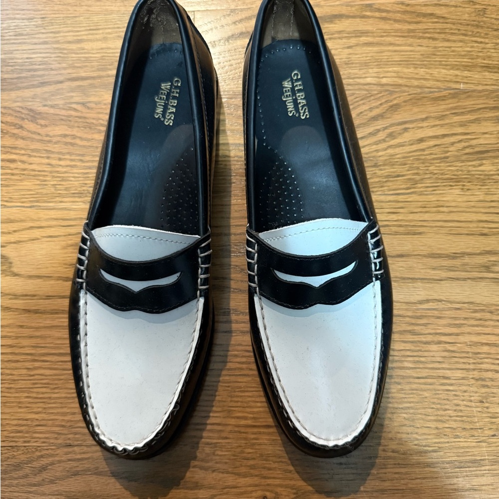 G.H. Bass & Co. Black and White Leather Penny Loafers - Picture 2 of 7